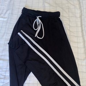 Black Fashion Nova Leggings.